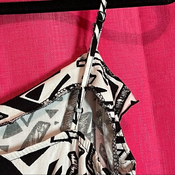 RUE21 BLACK & WHITE SUN DRESS SIZE S - Picture 9 of 10